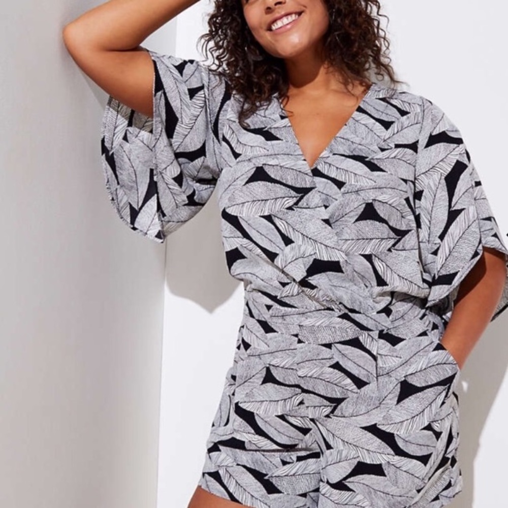 $79 NEW LOFT Fern Faux Wrap Romper Size 4 - Picture 6 of 9